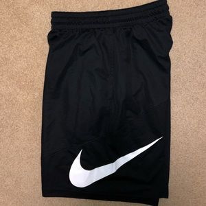 Nike mens basketball shorts